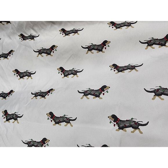 KENSIE HOME White with Puppy Dog Christmas Lights STANDARD Pillow Case- Set of 2 - Picture 3 of 7